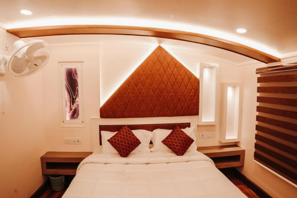 Venice Premium Houseboats Alleppey Alappuzha Exteriör bild
