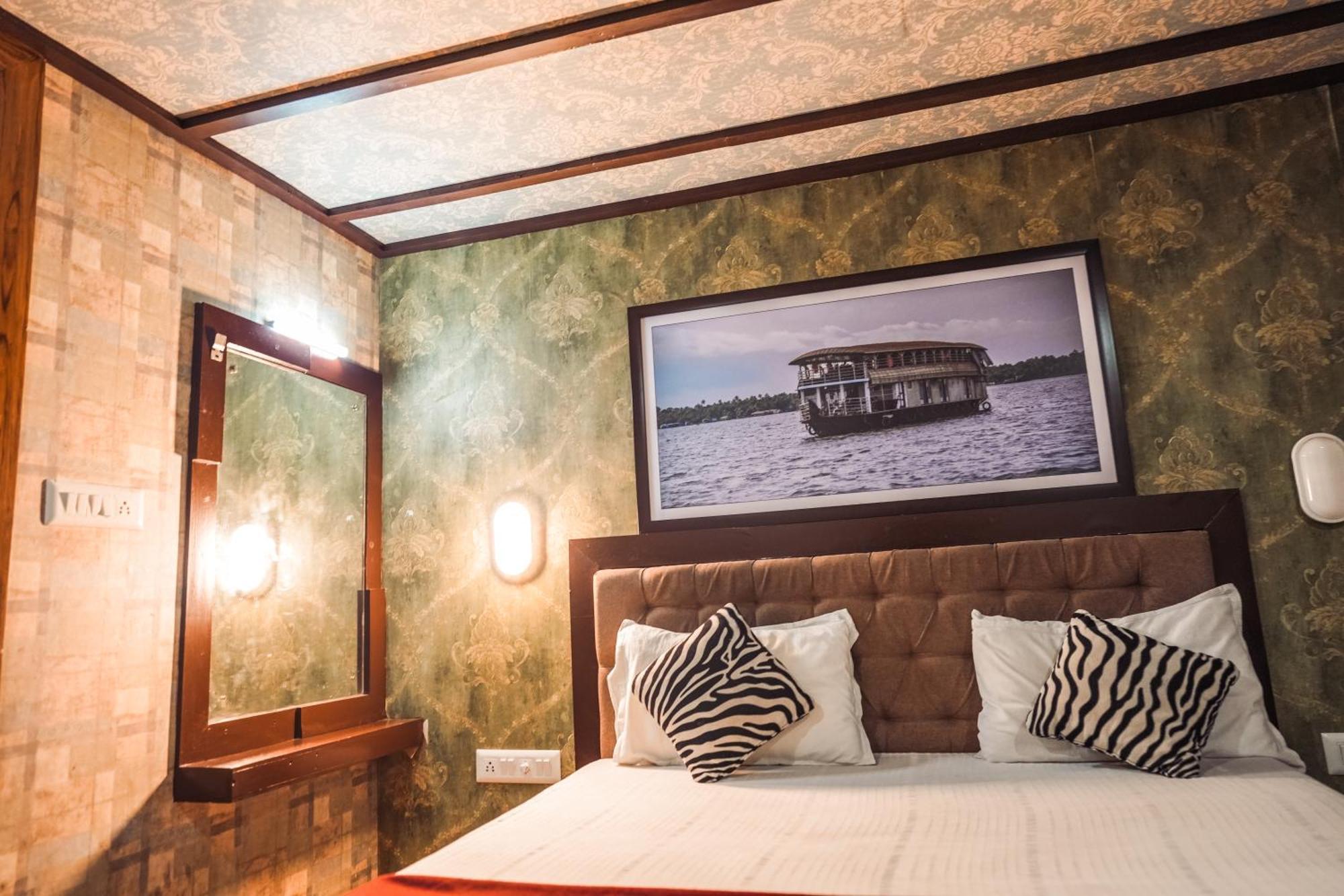 Venice Premium Houseboats Alleppey Alappuzha Exteriör bild