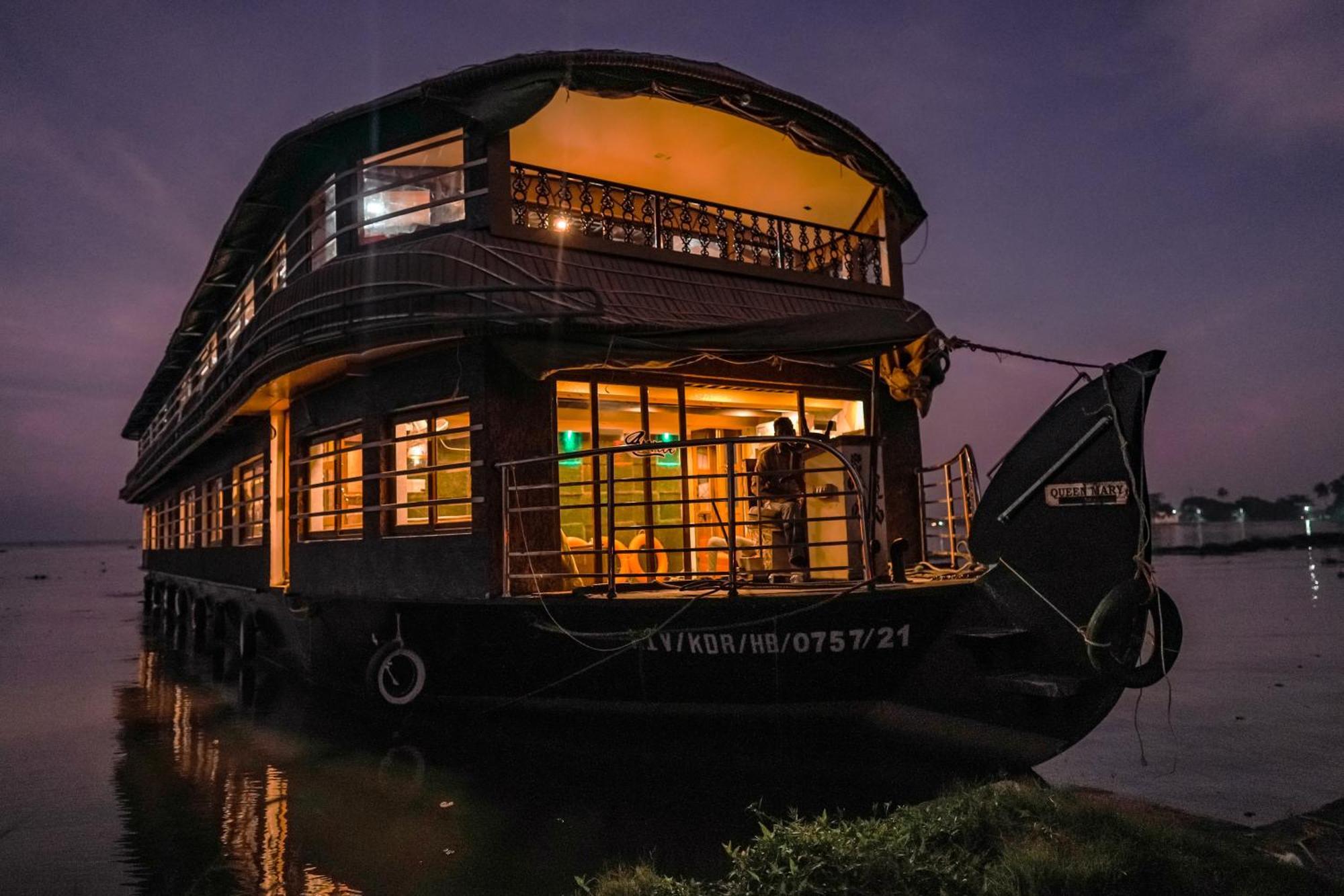 Venice Premium Houseboats Alleppey Alappuzha Exteriör bild