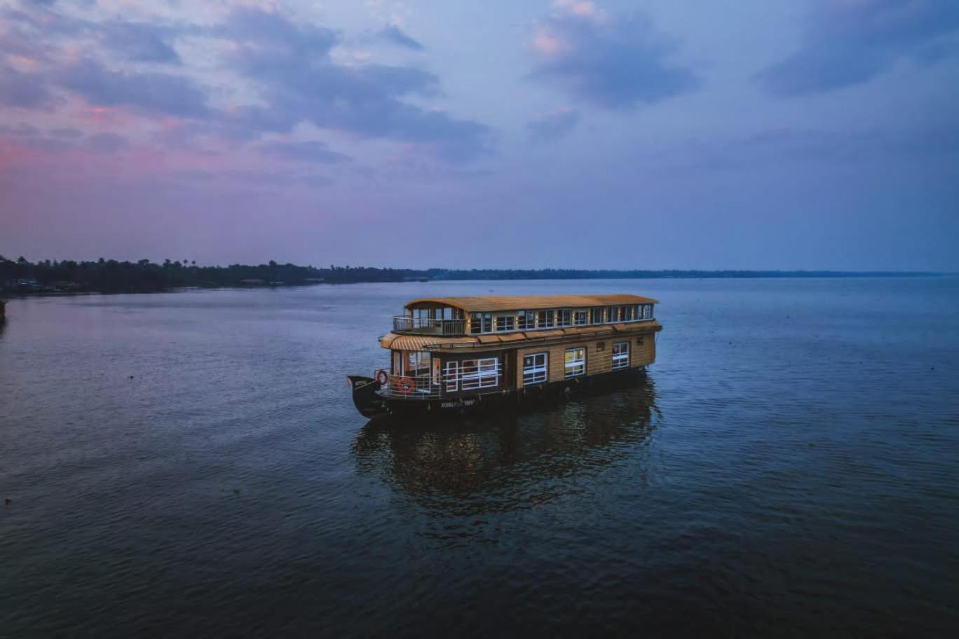 Venice Premium Houseboats Alleppey Alappuzha Exteriör bild