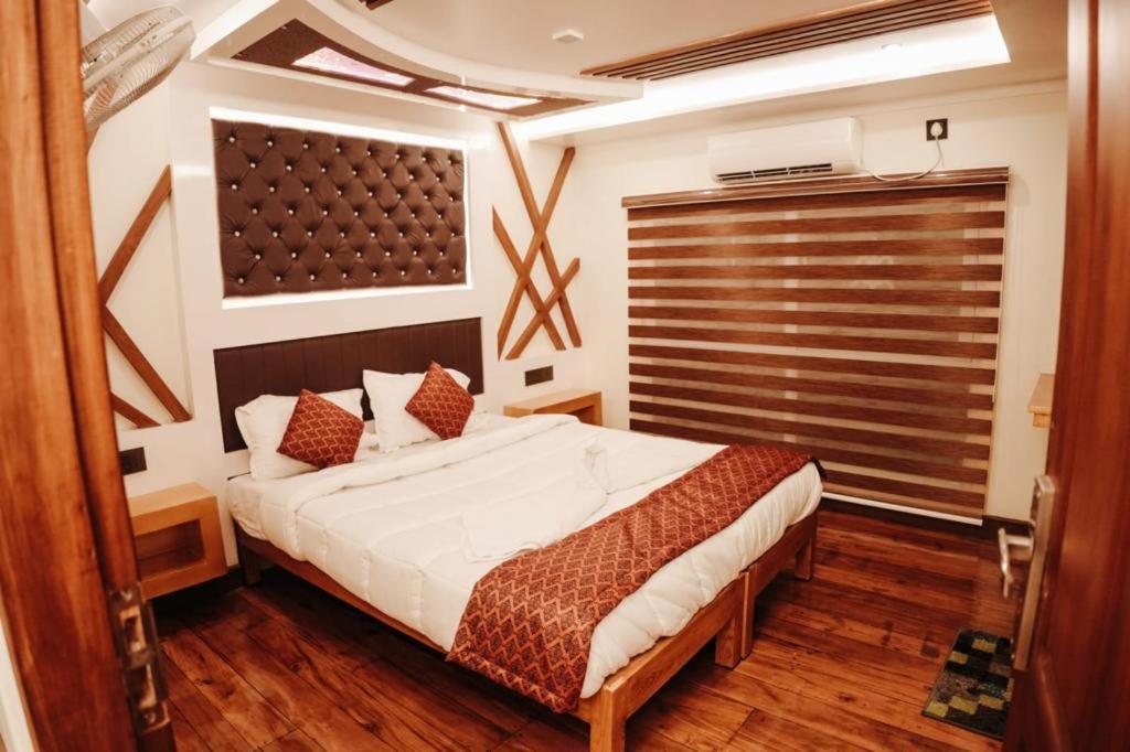 Venice Premium Houseboats Alleppey Alappuzha Exteriör bild