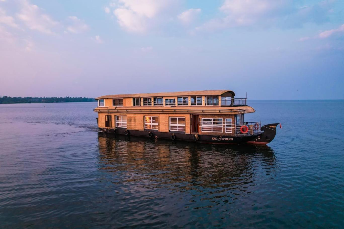 Venice Premium Houseboats Alleppey Alappuzha Exteriör bild
